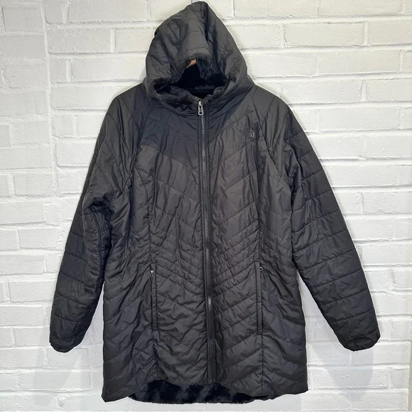 The North Face Mossbud Reversible Parka in Asphalt Grey - Picture 4 of 12